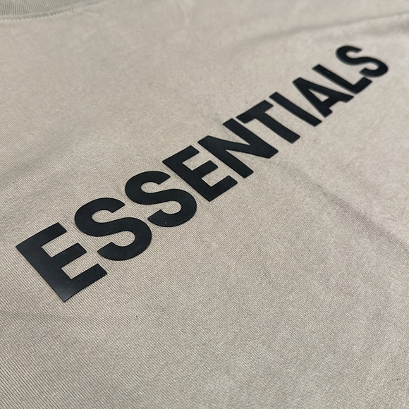 ESSENTIALS TEE - Picture 3 of 3